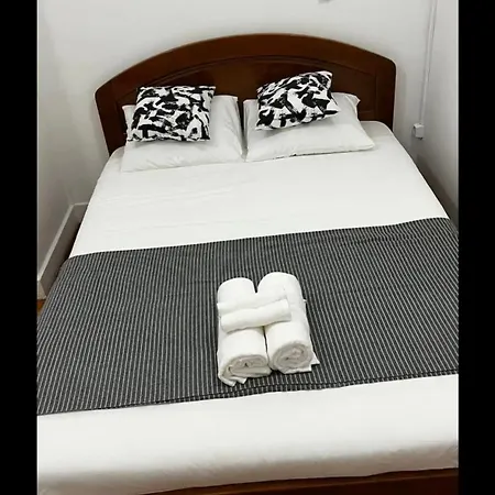 Quarto em Acomodações Particulares Conde Do Redondo Lisboa