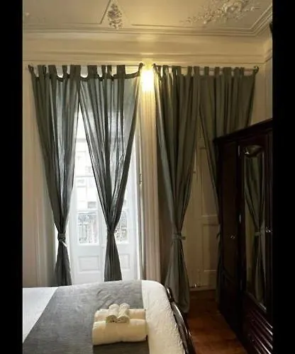 Δωμάτια σε οικογενειακή κατοικία Conde Do Redondo Lisboa