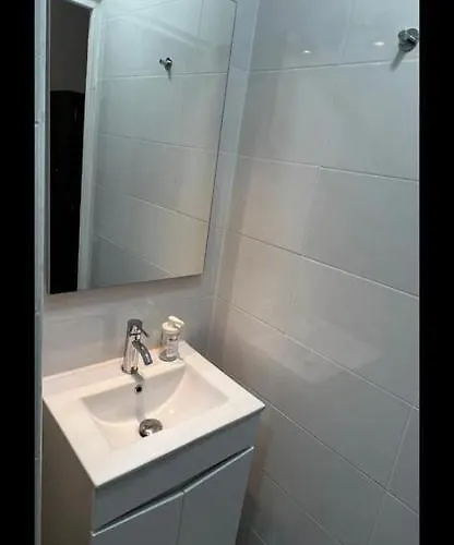 Δωμάτια σε οικογενειακή κατοικία Conde Do Redondo Lisboa